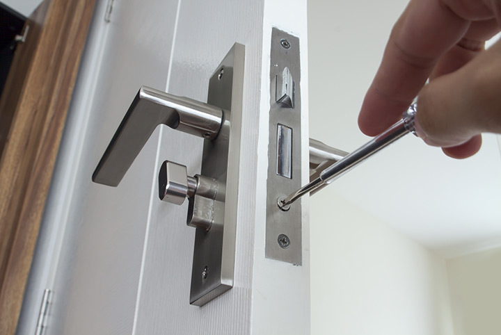 Our local locksmiths are able to repair and install door locks for properties in Hornsey and the local area.